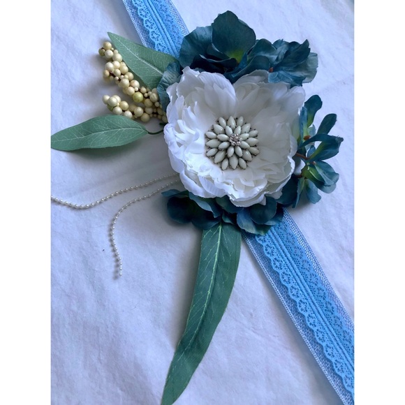 Belly Corsage - Blue/White - Blue Burlap Ribbon - Picture 8 of 12